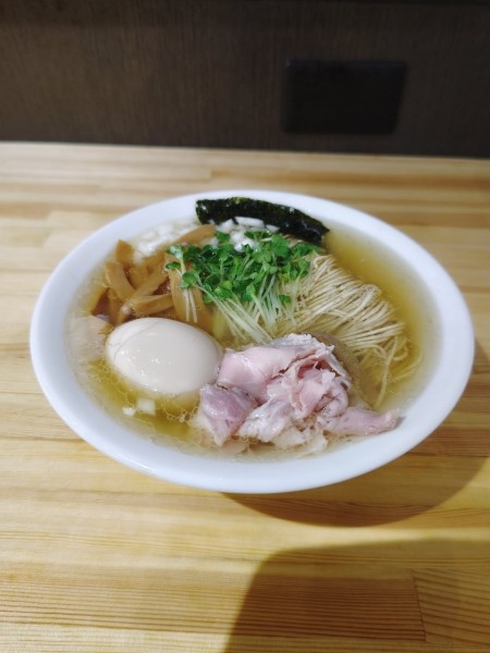 「味玉白醤油中華そば（990円）」@一番だしラーメン しんせんの写真