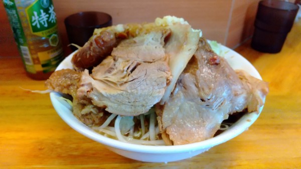 「小麺半分豚ダブル、ヤサイニンニク多め」@ラーメン二郎 立川店の写真