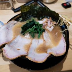 チャーシューメン＋お好みのドリンク(1300円)