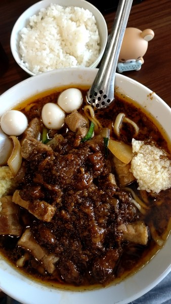 「スタ満ソバ（900円税込）+小ライス+まさお」@元祖スタミナ満点らーめん すず鬼 熊谷うえちゃん店の写真