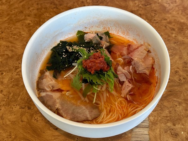 「赤い夏らーめん 1010円」@LOVE&SALT らーめん味やの写真