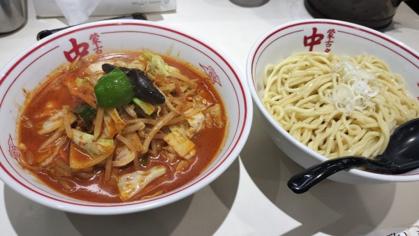 「冷し味噌野菜、野菜麺大盛1160円」@蒙古タンメン中本 横浜店の写真