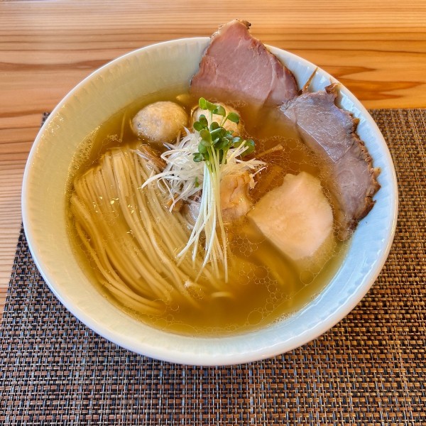 特製塩そば（裏醤油も食べた）