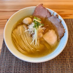 特製塩そば（裏醤油も食べた）