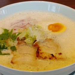 とりとたいラーメン９００円