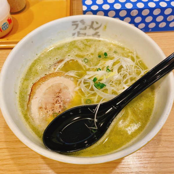 「ラーメンジェノヴァ」@ラーメン海鳴 中洲店の写真