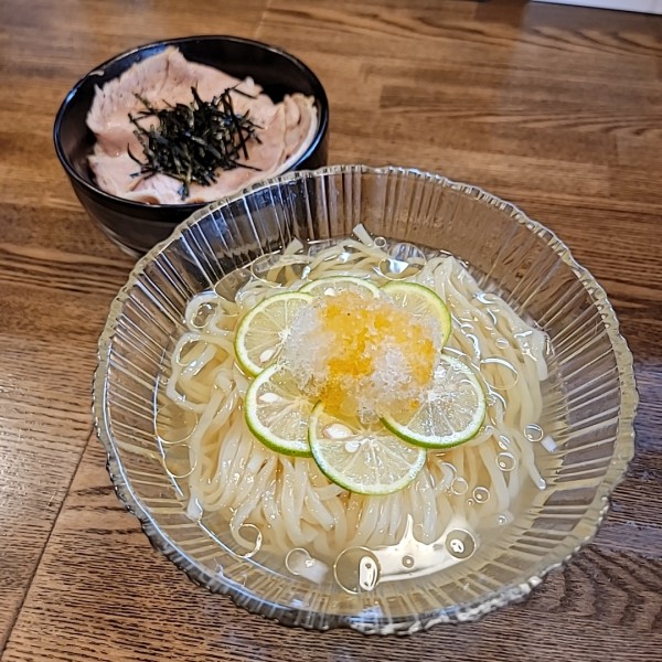 「冷た～いスダチSOBA～炙りチャーシュー丼セット～」@㐂九八～エキチカ～の写真