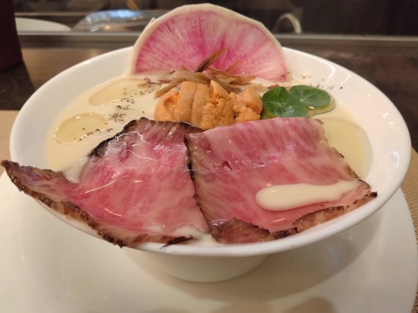 「白トリュフ香る雲丹と和牛の冷たいとうもろこしのらぁ麺」@MENSHOの写真