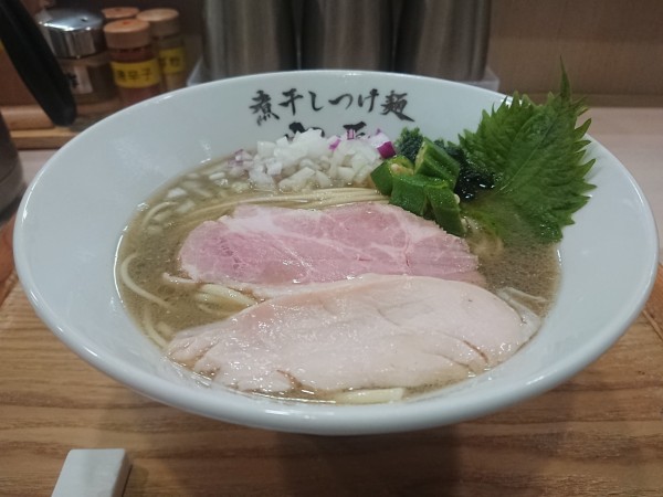 「冷やし煮干しそば（塩）＋煮干しの和え玉冷やし」@煮干しつけ麺 宮元の写真