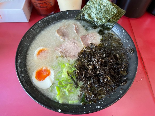 「チャーシューメン、岩のりと味玉」@ラーメン力○の写真