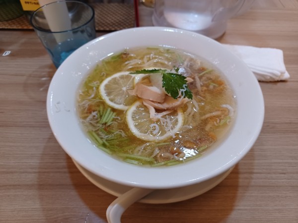 「鯵と冷やし塩煮干中華そば」@中華そば ムタヒロ 拝島駅店の写真