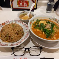 豚辛ラーメン(かため)・チャーハン