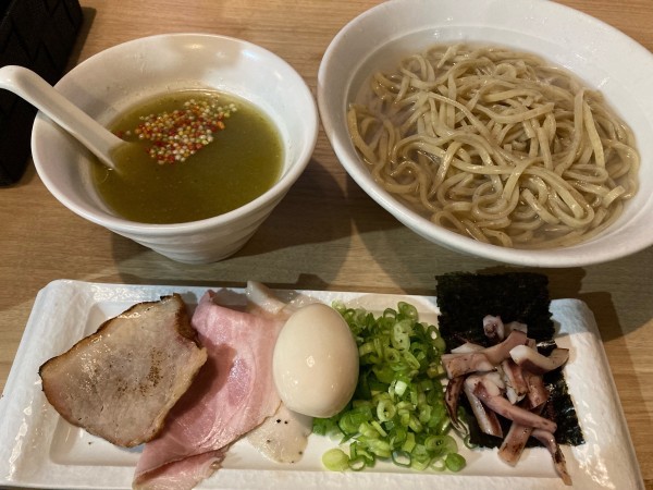 「青唐辛子と浅利の塩つけ麺〜冷やし浅利スープかけ〜別皿トッピング」@麺双 架論の写真