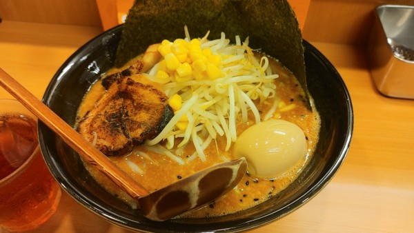 「辛みそらーめん(辛口)・大盛 ￥1,200」@味噌らーめん 虎のみその写真