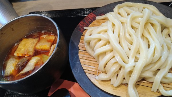 「旨辛肉汁うどん大」@武蔵野うどん 須佐之男の写真