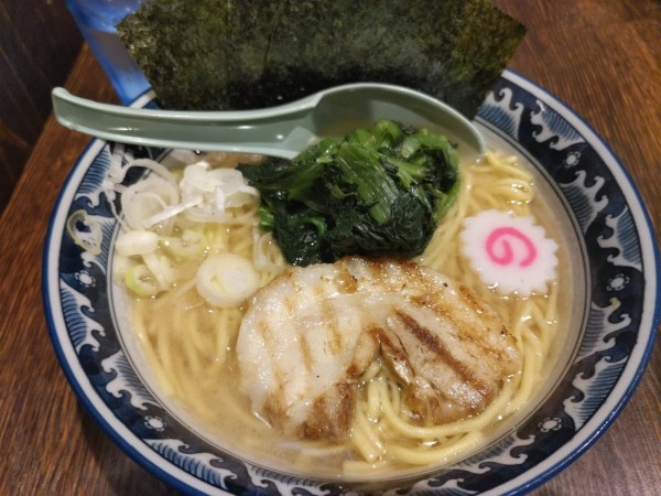 「濃厚豚骨ラーメン塩」@麺屋 武士道 本店の写真