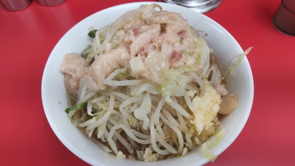 「麺半分800円ニンニク野菜脂」@ラーメン二郎 柏店の写真