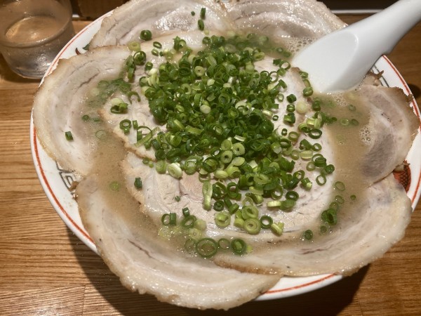 「チャーシューメン¥1000+替玉(バリカタ)¥140」@博多ラーメン でぶちゃん 高田馬場本店の写真