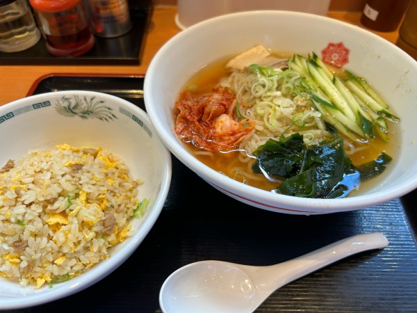 「【期間限定】冷麺と半炒飯セット920円」@日高屋 土浦西口店の写真