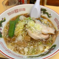醤油ラーメン　ジャンボしゅうまい2個
