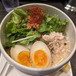 特製鶏白湯ラーメン980円