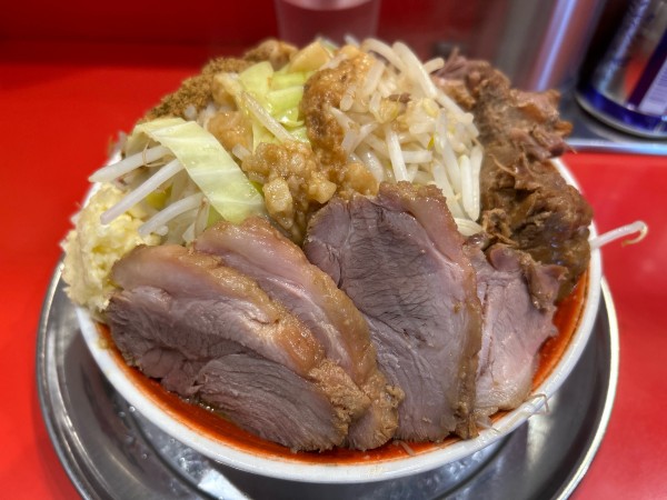 「小ラーメン豚入り　全マシ＋粉節」@ラーメンタロー 五反田の陣の写真