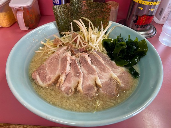 「ネギチャーシュー1080円 中盛100円」@ラーメンショップ 埼大店の写真
