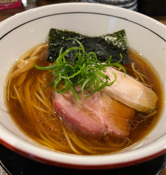 「醤油ラーメン」@特級鶏蕎麦 龍介の写真