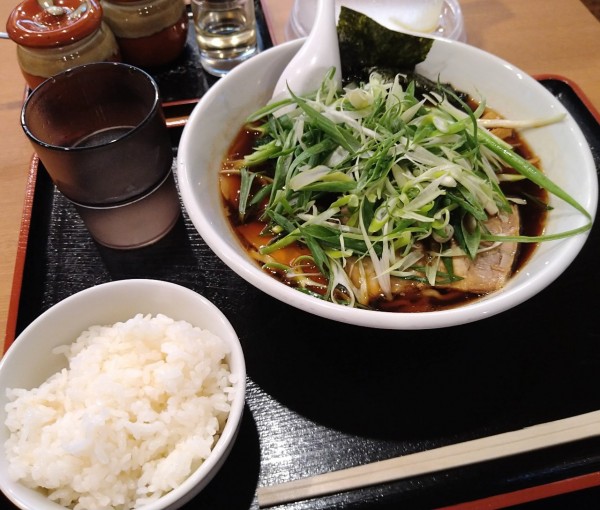 「黒中華九条ねぎ肉そば 1100円」@會津黒中華の写真