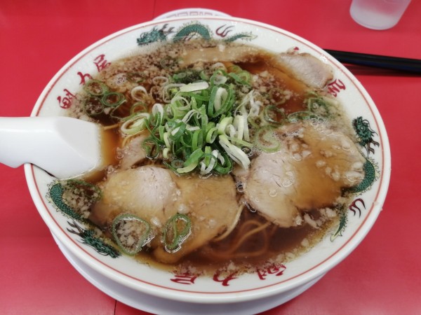 「醤油ラーメン　　700円(税抜き)」@ラーメン魁力屋 宮前店の写真
