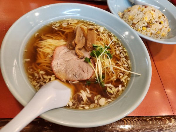 「老麺(ラーメン) 炒飯」@丸吉飯店の写真