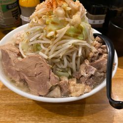 ラーメン大盛り野菜マシ