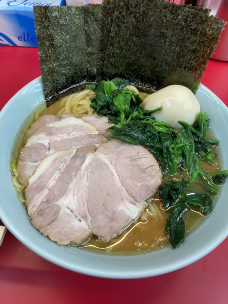 「特上ラーメン」@横浜ラーメン 武蔵家 大宮店の写真