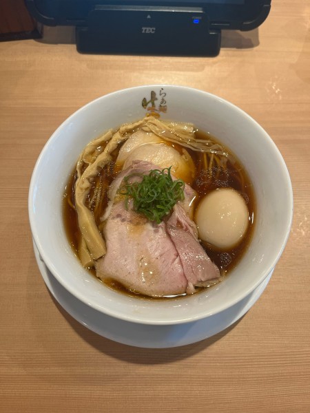 「特製醤油らーめん」@らぁ麺 はやし田 国立店の写真