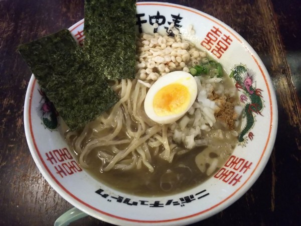 「【限定】アイスニボシラテ　1000円」@煮干結社 弘前店の写真