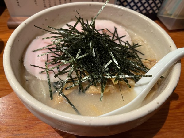 「冷やし軍鶏白湯麺(山葵風味)」@麺屋 臥龍の写真