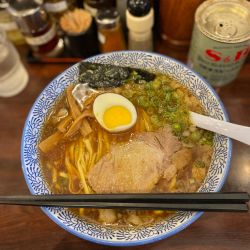 醤油ラーメン大盛味濃いめ脂多め
