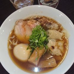 瓶ビール 600円 + 特製醤油中華そば 1350円