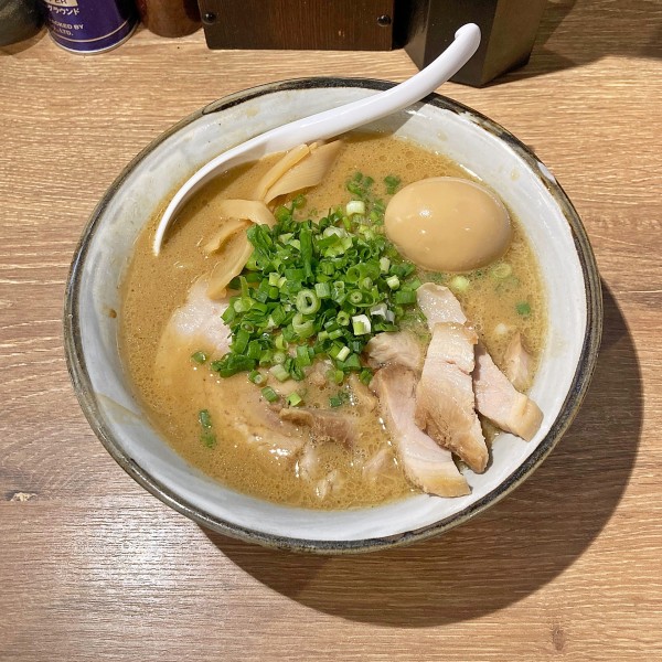 「得製らーめん」@風雲児 東京ラーメン横丁店の写真