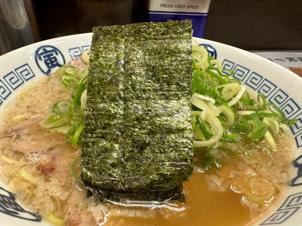 「寅そば＋チャーシュー＋ねぎ（青）」@中華そば 寅 柄沢店の写真