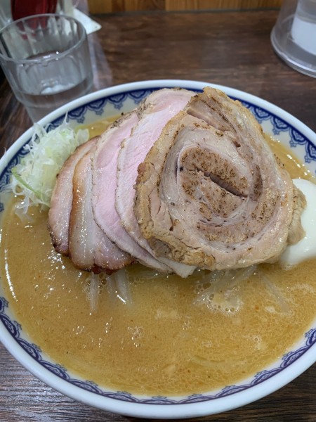 「味噌(ﾁｬｰｼｭｰ全のせ味玉)」@味噌ラーメン 雪ぐにの写真
