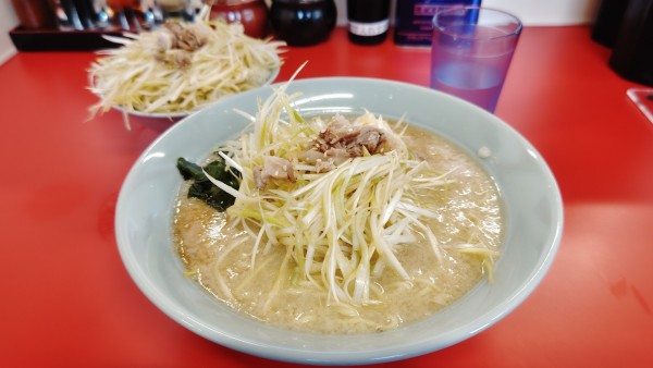 「ネギラーメン８８０円＆ネギ丼３５０円」@NEWラーメンショップR4の写真