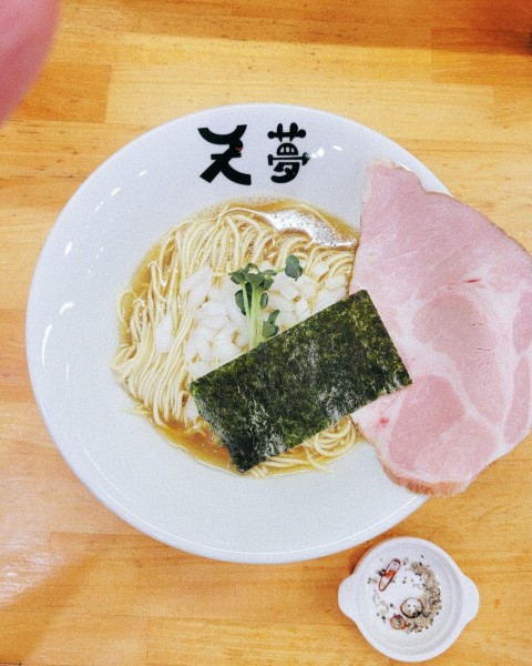 「黄金の100% 煮干らーめん 醤油」@めんや天夢の写真