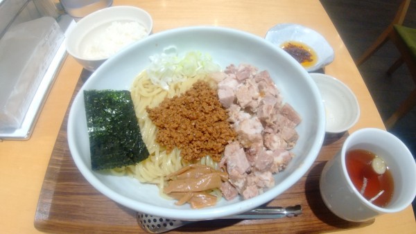 「油そば肉のせ大盛り+ライス」@油そば・まぜそば 油武の写真