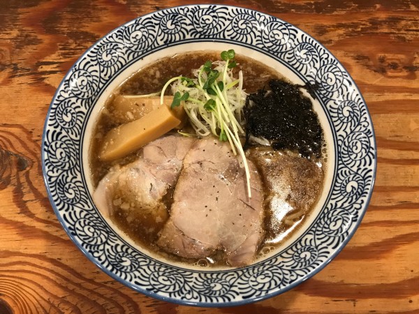 「魚介醤油らーめん　900円」@麺は鎹 北新地店の写真
