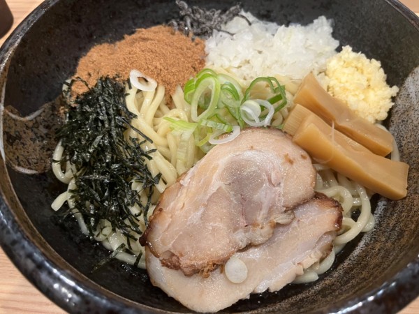 「油そば大盛りニンニク　ライス」@麺屋 あびすけ 武蔵新城店の写真