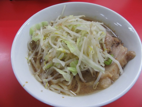 「ラーメン麺半分（８００円）」@ラーメン二郎 柏店の写真