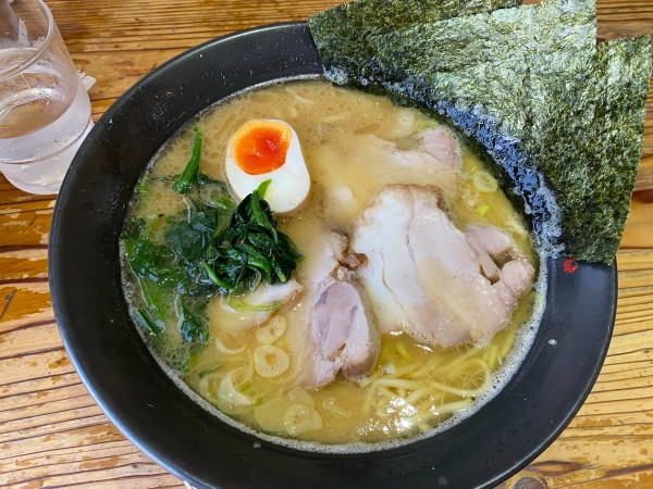「チャーシュー麺中盛り1,150円」@壱八家 戸塚店の写真