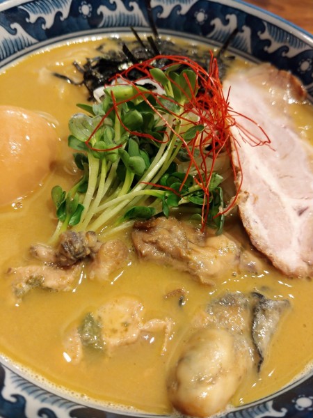 「佐市麺・牡蠣増し」@麺や佐市の写真