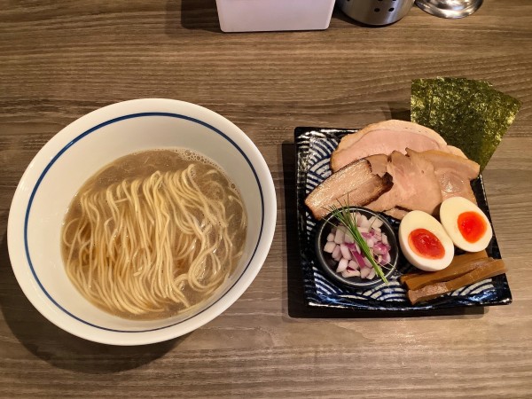 「【周年限定】氷見いりこ×羅臼昆布+【数量限定】和え玉」@麺や 麟子鳳雛の写真